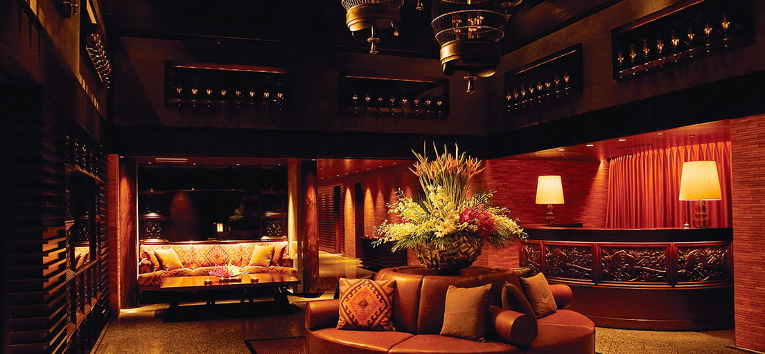 ロビー：オリエンタルで上質な雰囲気でお出迎え